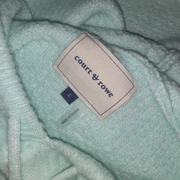 Court & Rowe Sweater Hoodie - Picture 3 of 5